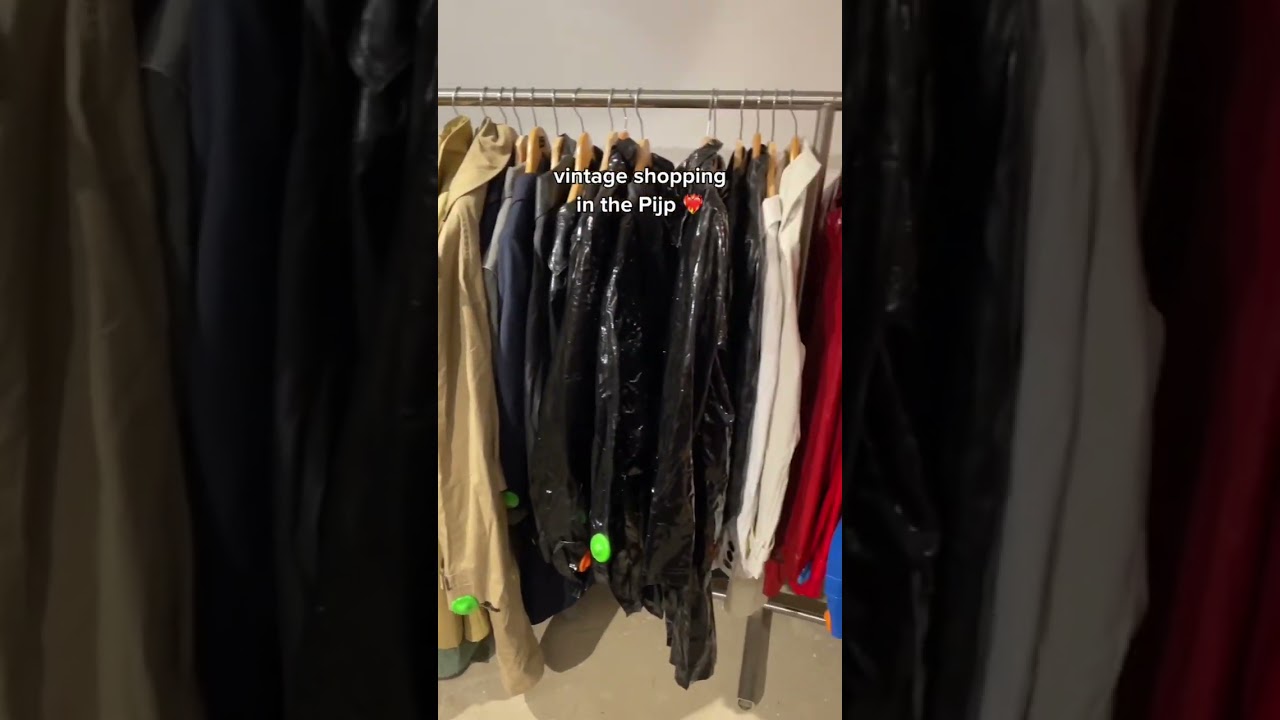 📍Kilo Store, Amsterdam. Start your vintage treasure hunt at this shop in the Pijp🤍