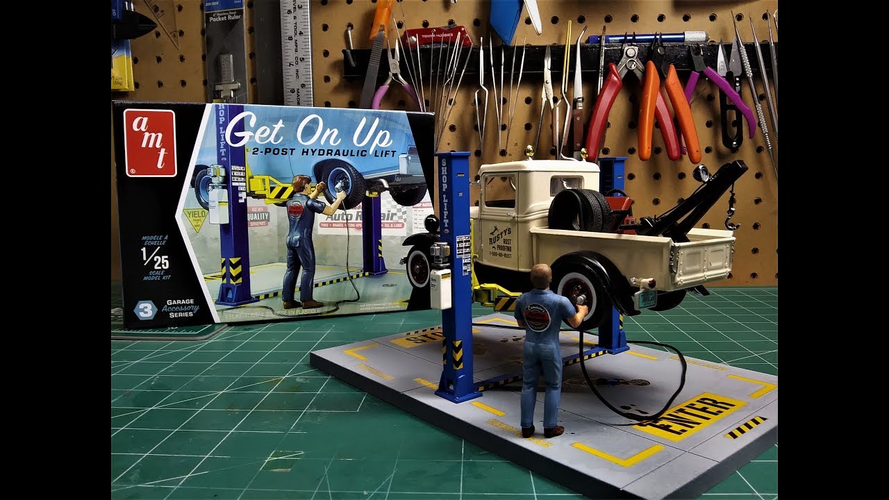 AMT Garage Accessory Get On Up Car Lift 1/25 Scale Model Kit Build Review AMTPP017M