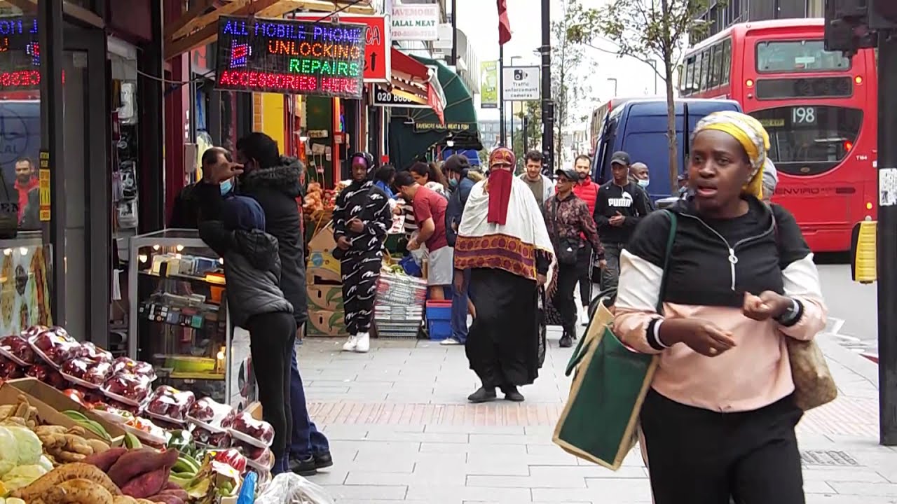 Muslim LIFE in London  🇬🇧  British Muslim people UK