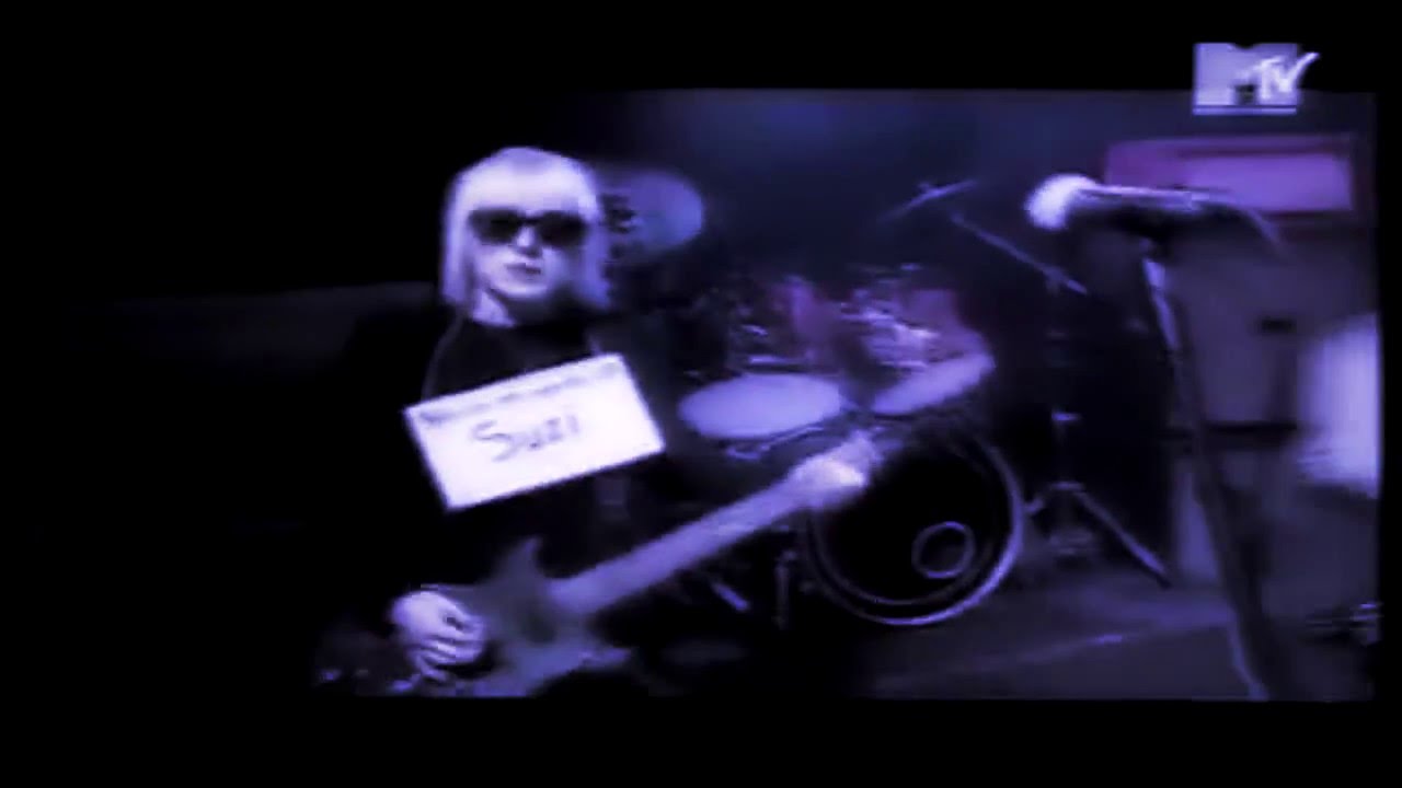 L7 - Questioning My Sanity (Live at MTV 'Most Wanted' 1995) - HD