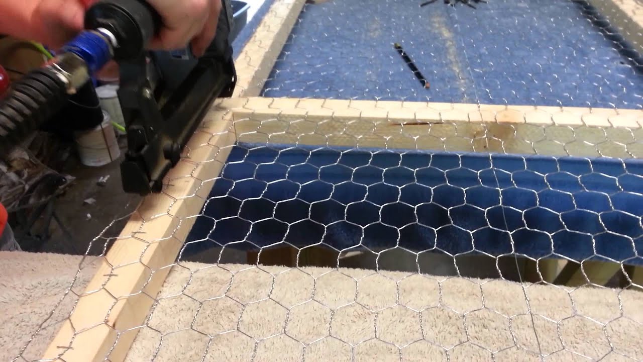 How to stretch chicken wire for fence panels