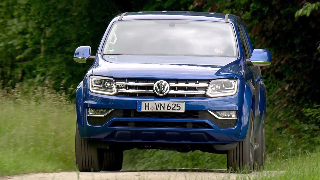 Volkswagen Amarok V6 Aventura | Ravenna Blue Metallic | Driving, Interior, Exterior