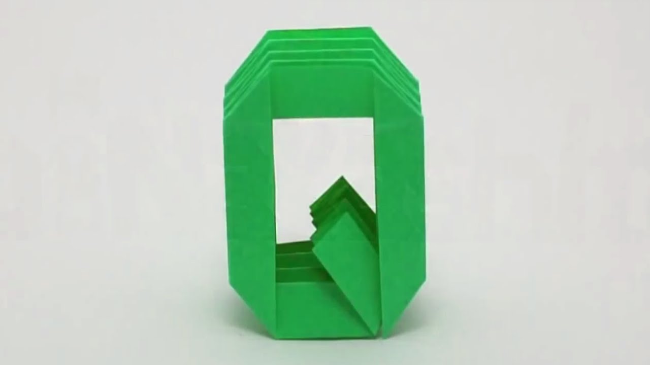 How to make an origami letter 'Q'