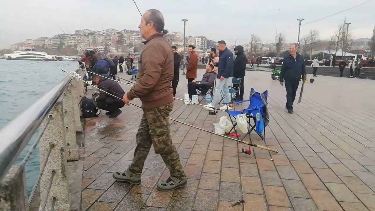 Üsküdardan olta attık, bismillah