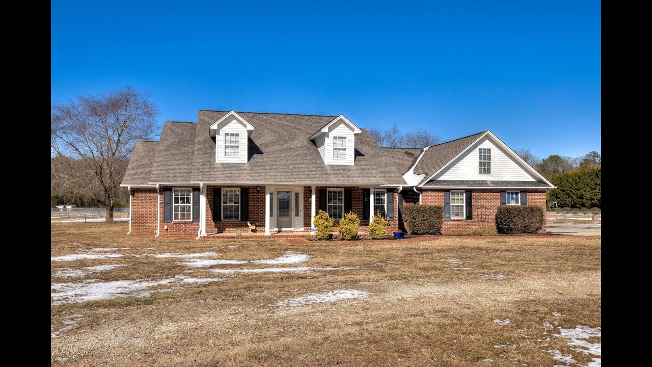 NEW LISTING: 2215 Lloyd Drive Sumter SC 29154