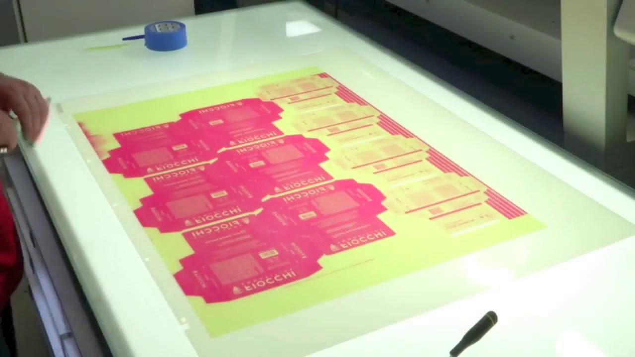 Preparando chapa de verniz Polispot para impress&atilde;o offset