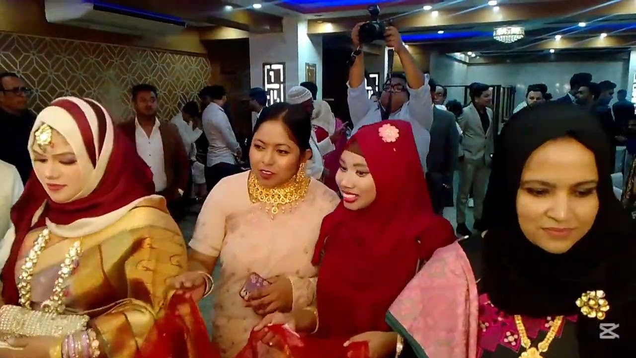 আমার ছোট শালিকাটি আজ বউ সাজে।