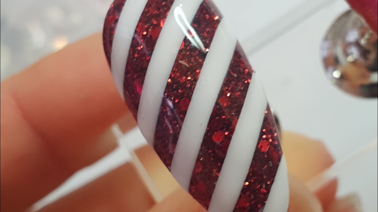 Candy Cane Christmas Nail Art by Alina Hoyo