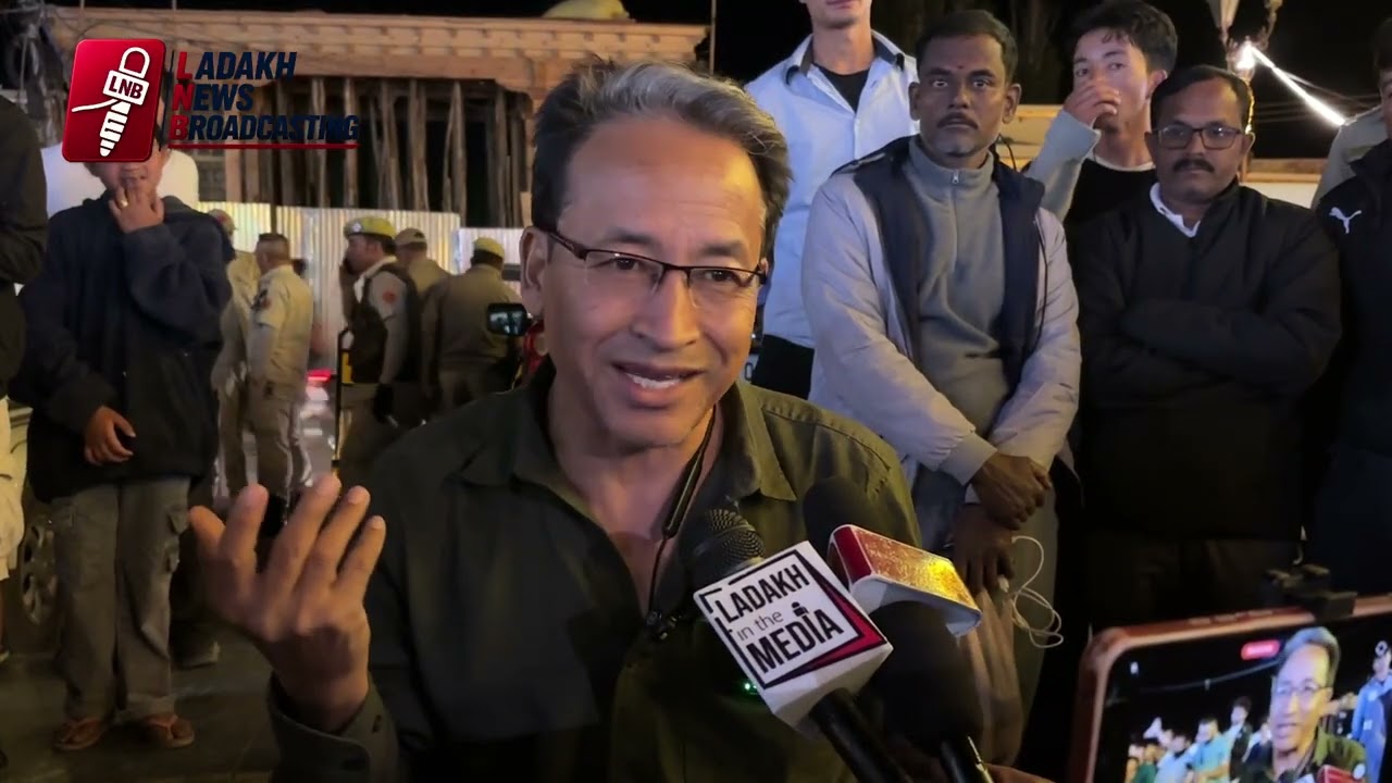 Religious organisation of Leh carries out candle march in Leh Market in memory of Martyrs.
