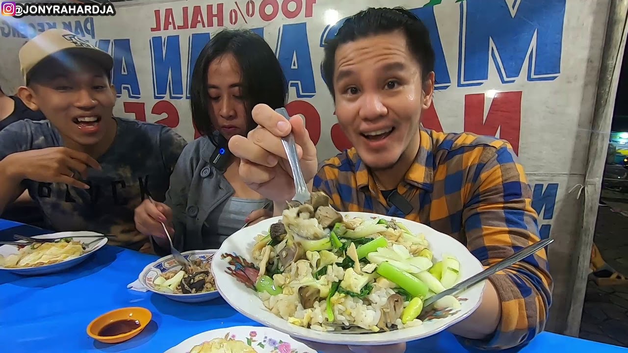 ПРОДАЁМ 30 ЛЕТ! ЛУЧШИЙ РИС С КУРИЦЕЙ ИЗ СУРАБАЙИ В СОЛО | КУРИНЫЙ РИС ОТ ПАК КЕСЕНГА | КУЛИНАРИЯ ...