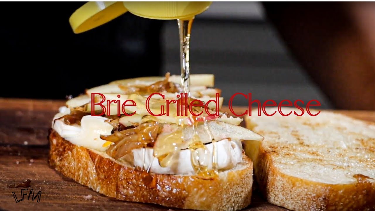 Brie, Onions and Apples in a Sandwich | Grilled cheeses that pleases