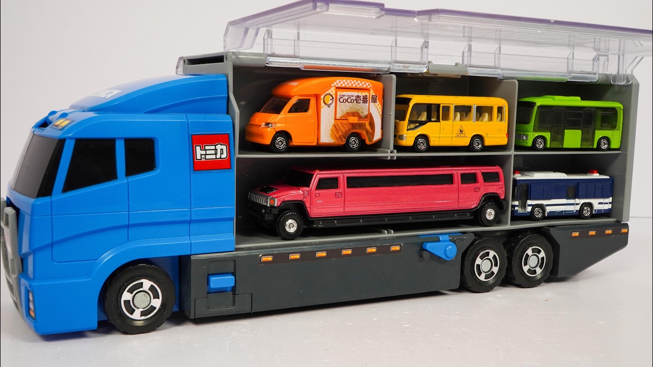 トミカのミニカーを開封☆コンボイに収納して川で走行テスト！Tomica cars unboxed and stored in convoy, river driving test