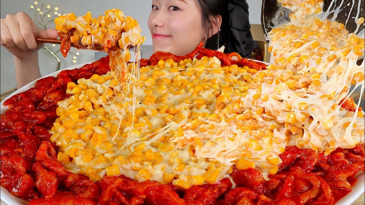 ASMR 매운 닭발에 콘치즈 왕창 올려서 맥주랑 먹어볼게요!! 야식 술안주 리얼먹방 :) Spicy corn cheese chicken feet MUKBANG