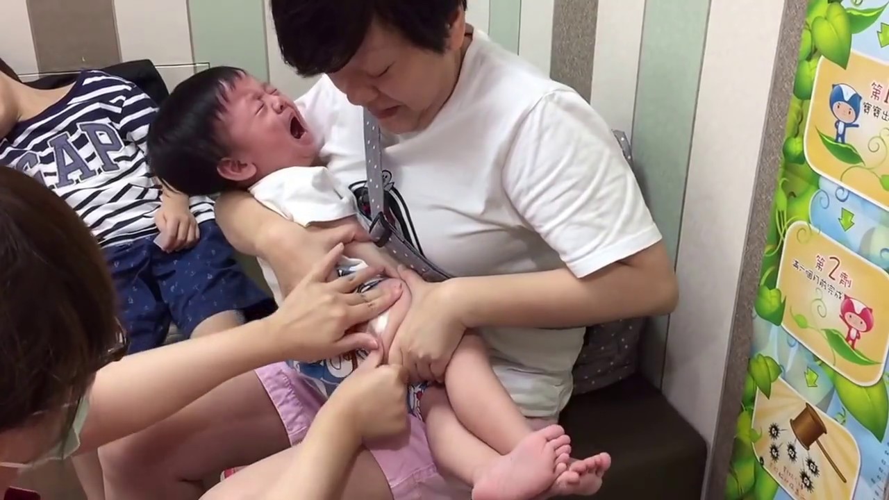 20161022 小明子1Y1M打預防針x2 #Get vaccinated #vaccinated