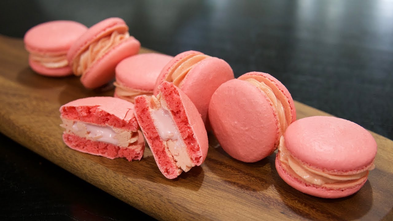 Double Strawberry Macaron (딸기마카롱) | Non-Hollow Foolproof French Macaron Recipe