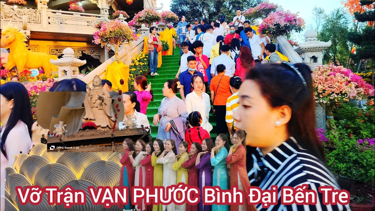 Rất đẹp hàng ngàn người mặc áo dài chụp hình tại chùa vạn phước Bình Đại Bến Tre rất đẹp 