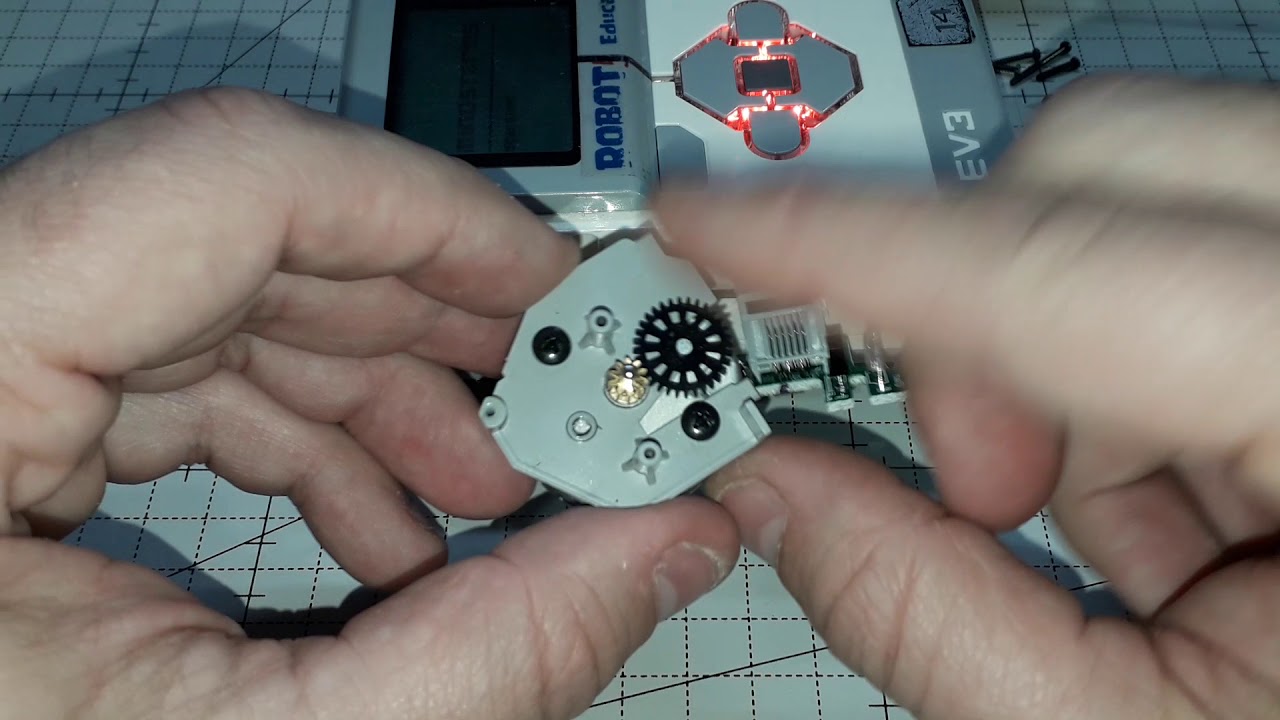 Como desmontar um motor do LEGO Minstorms EV3