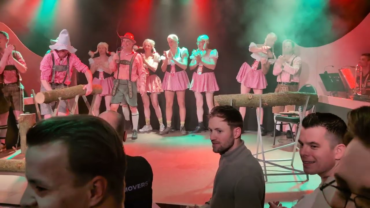 Optreden raad van elf van de Mortel (de krulstarte) op de kletsavond 2025