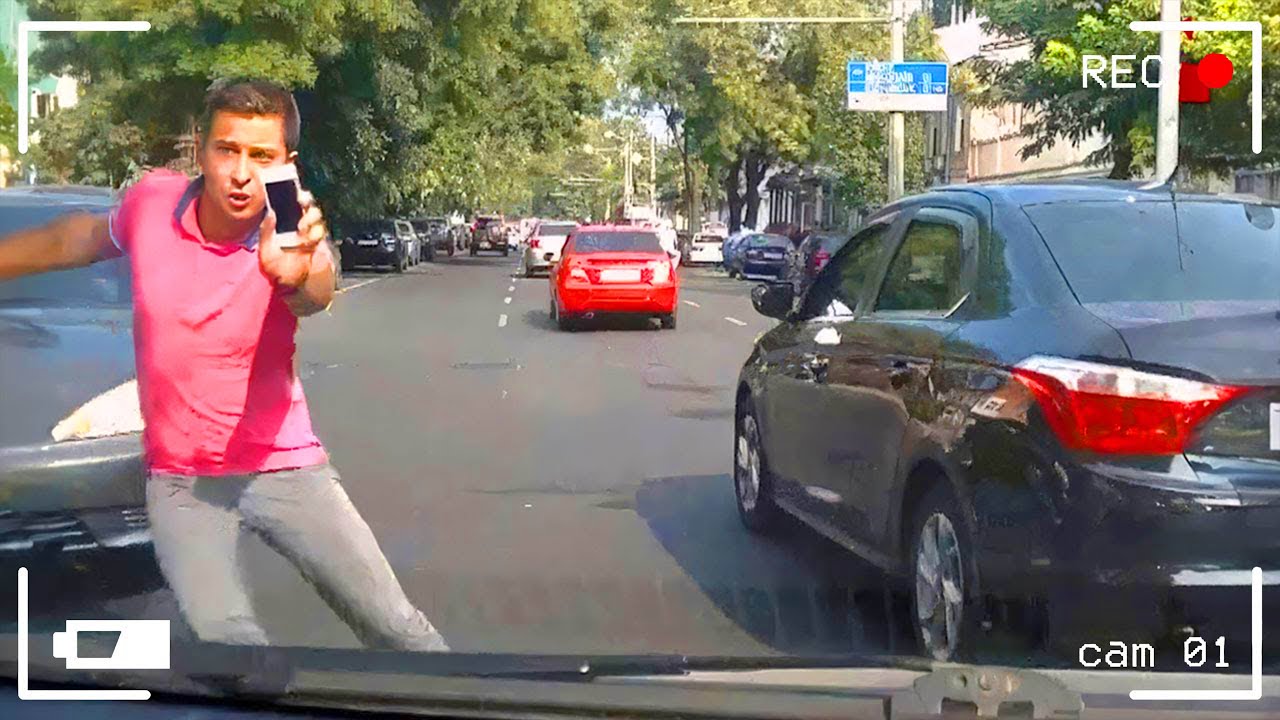 Beruntungnya Dashcam Mobil Polisi Berhasil Merekam Momen Tergila Ini..