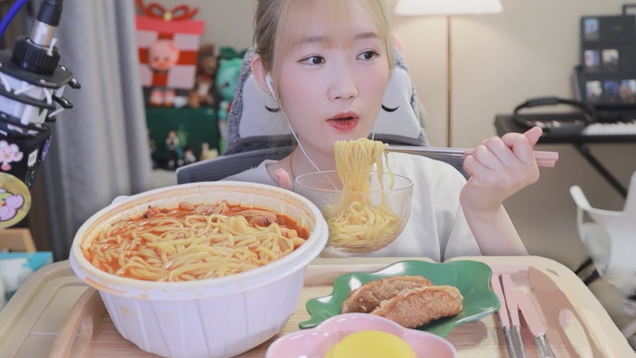 요즘 제일 좋아하는 음식은 얼~큰한 짬뽕!!🍜
