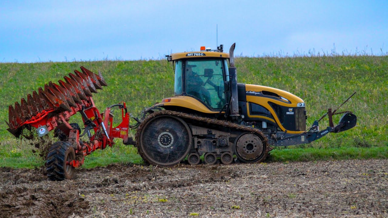 Challenger 765C & Kuhn 8 corps / Préparation pour les semis de blé