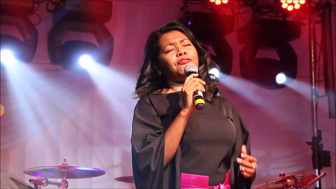 Njakatiana feat. Veromanitra soirée Big Love 2 au Voilier 91 - 11 - le 14 02 2015