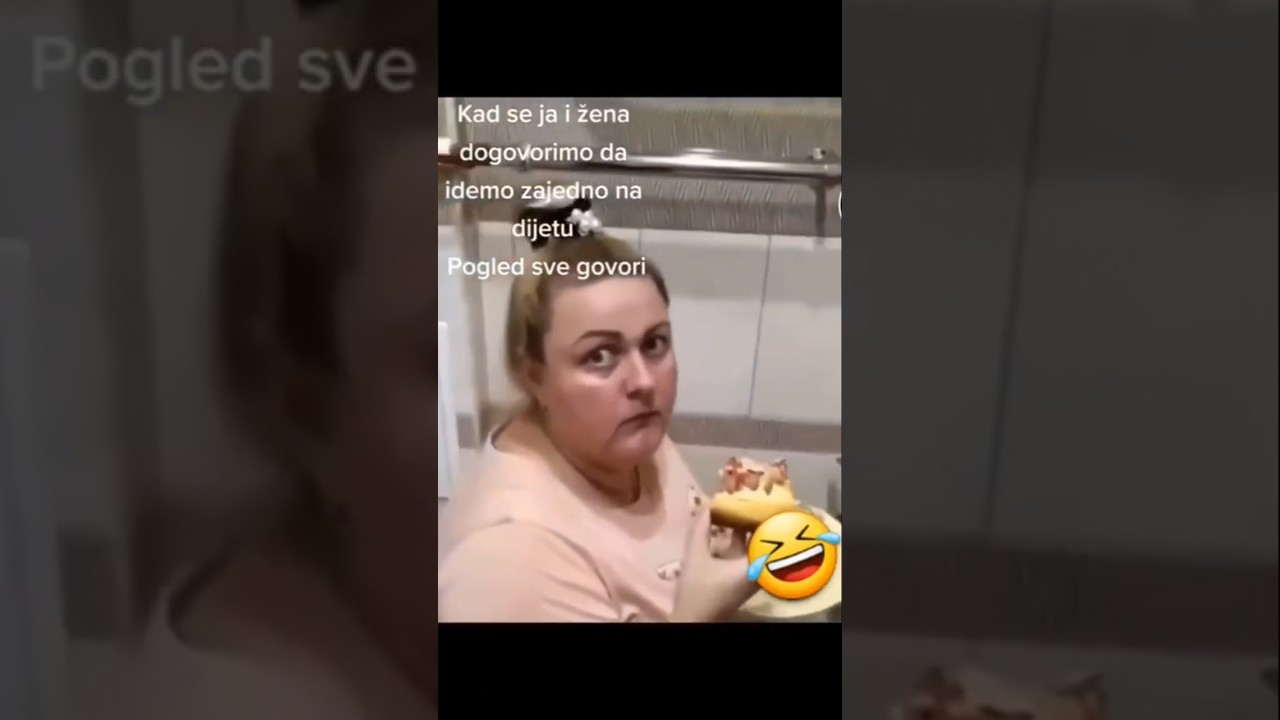 Funny-Sme&scaron;no do bola🤣 #public #publicview #trending #smesno #viralreels #viralvideo #comedy #funny