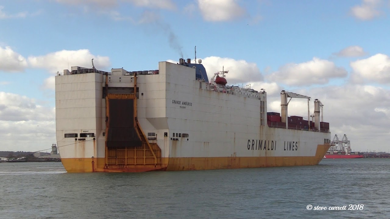 Grimaldi Lines 'Grande Amburgo' RORO Vehicle Carrier arrives Southampton Docks 20/02/18