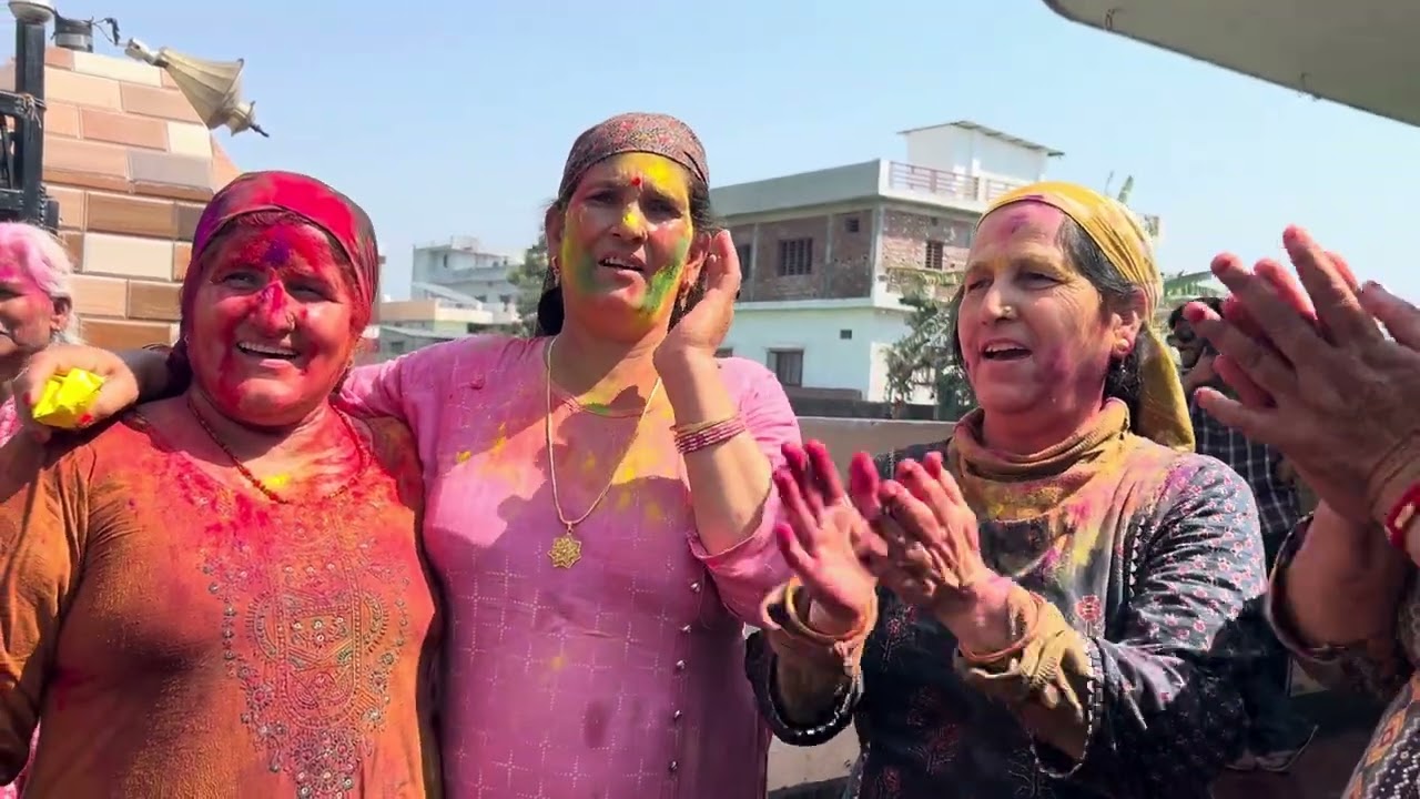 होली की दिन जौनसारी महिलाओं ने लगाए जंगू गीत ❤️🥰🤗🤍#jonsariculture #jonsarisong 