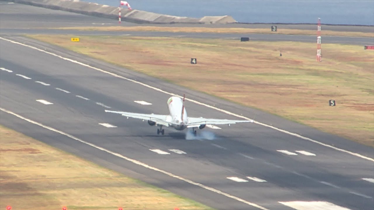 EMBRAER E190 FIGHT THE WIND to Land at Madeira Airport