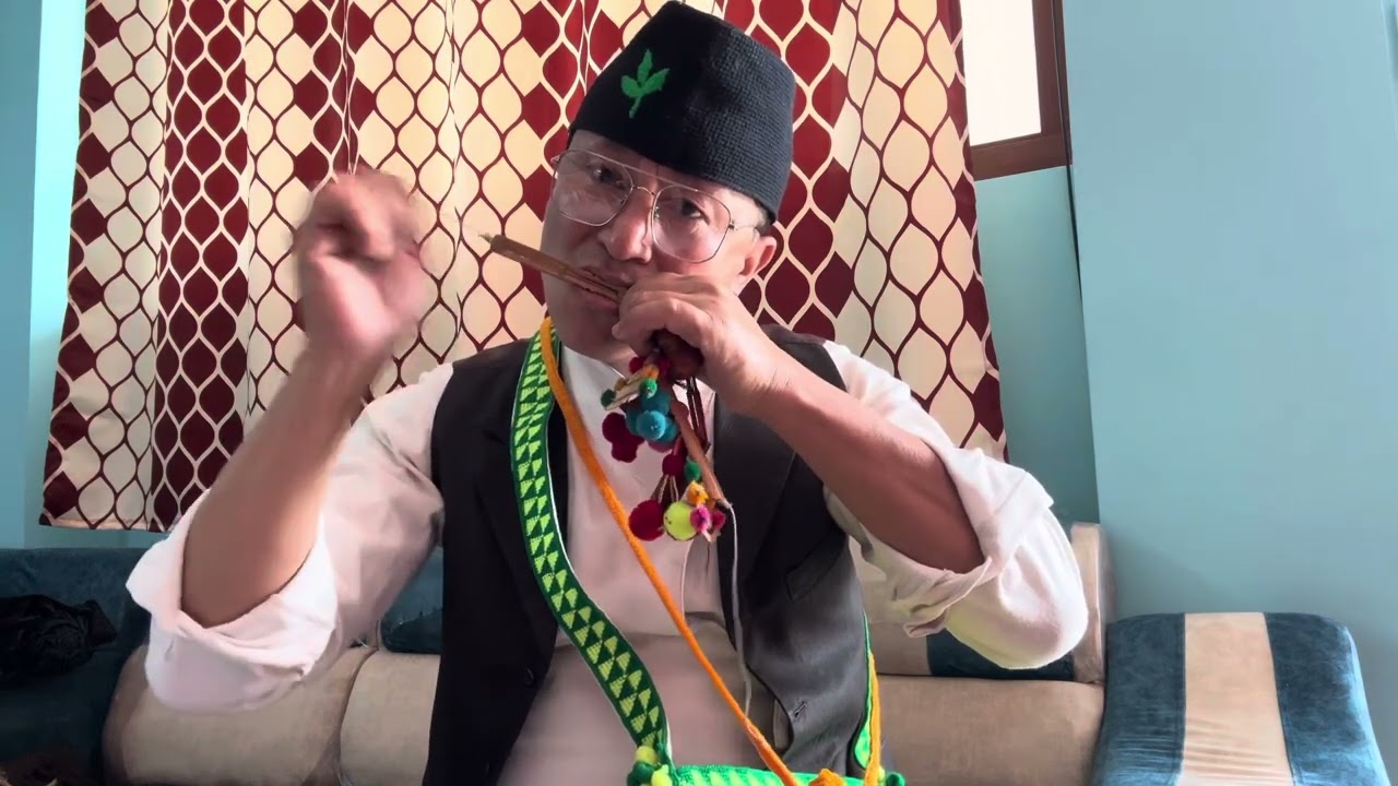 बिनायो बाजा बजाउन सिक्दै 