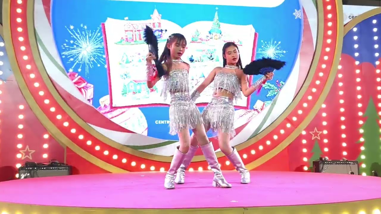 I Will Survive mix I can't take  my eye off you โชว์ น้องแพรรี่น้องพรีมมิ ที่ห้าง Central World 