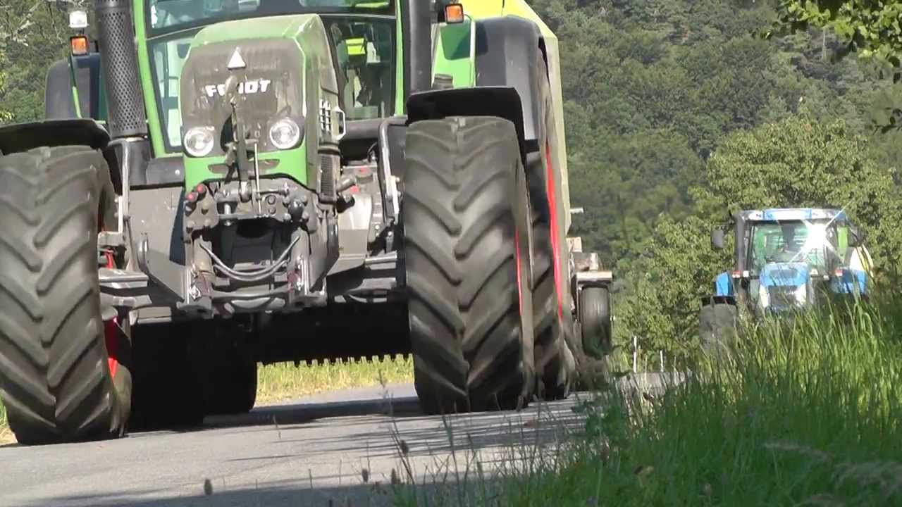 Fendt 820 Vario mit Claas Rollant 350RC vs New Holland TVT 190 mit Krone Comprima V 150XC![HD]