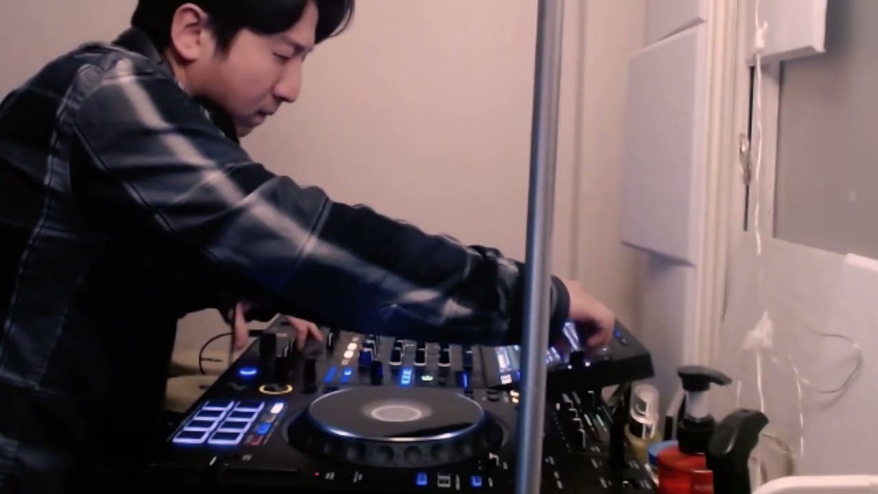 DJ MANSON MINI MIX