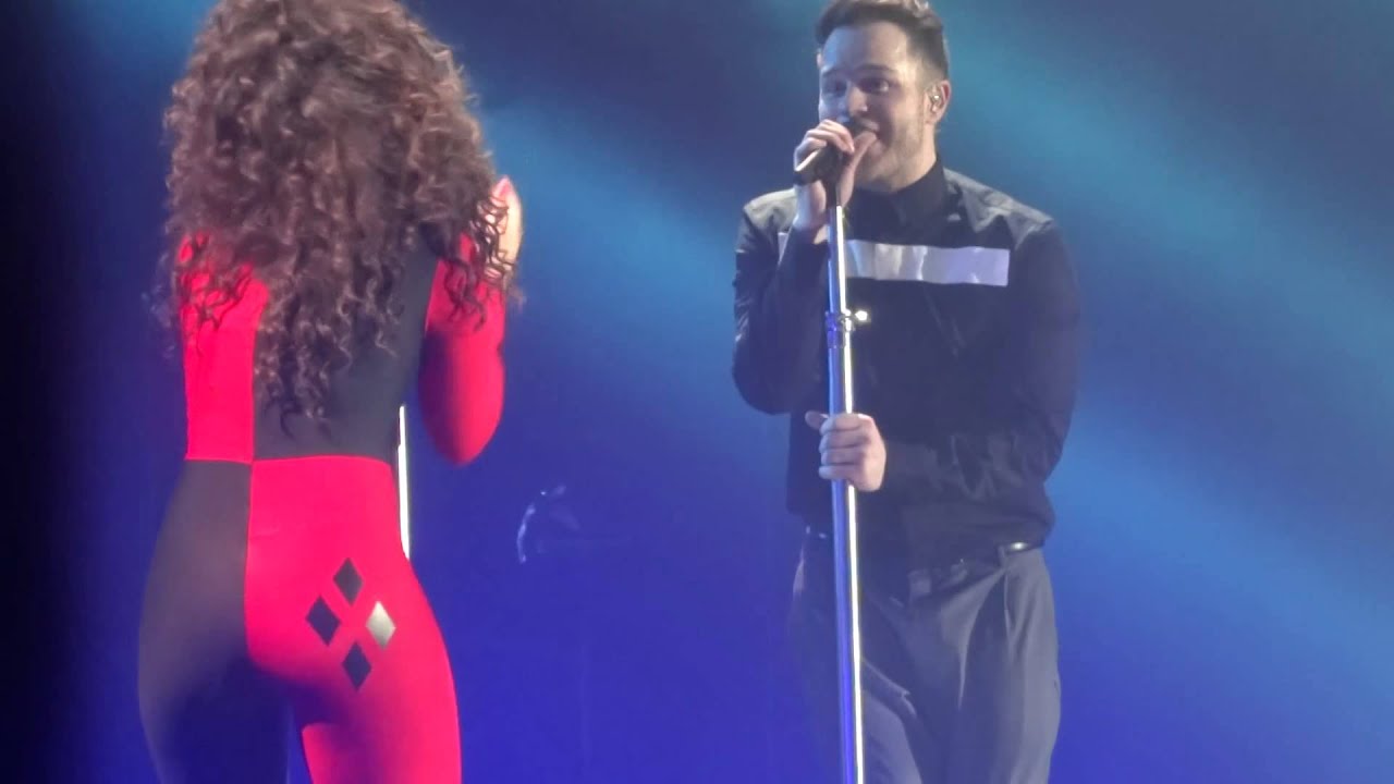 Olly Murs ft Ella Eyre - Up - Sheffield Arena 2015.