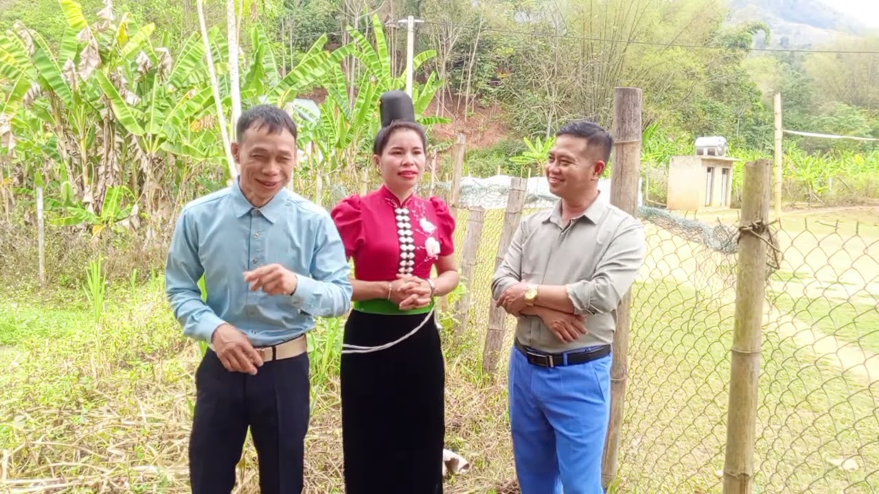 bà nghệ nhân hát chém gió nhau
