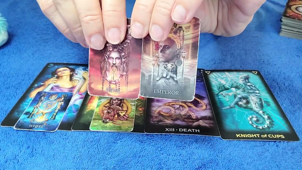 PISCES - YOU BOTH ARE CURRENTLY ON DIFFERENT LIFE PATHS... 💌 ⚖ 🤔 JUNE 2022 TAROT