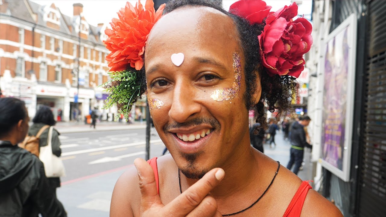 Making Strangers Smile | The Disco Bunny