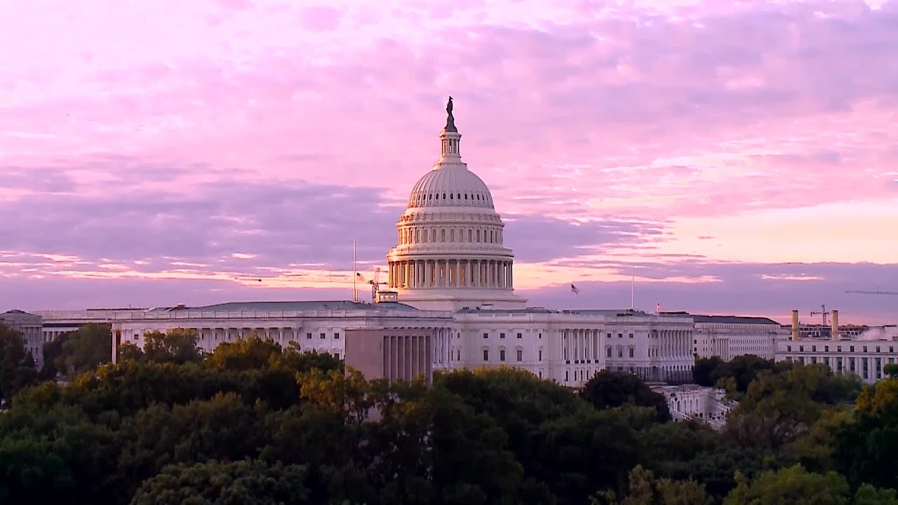 Beautiful Timelapse of Sunrise Over the US Capitol