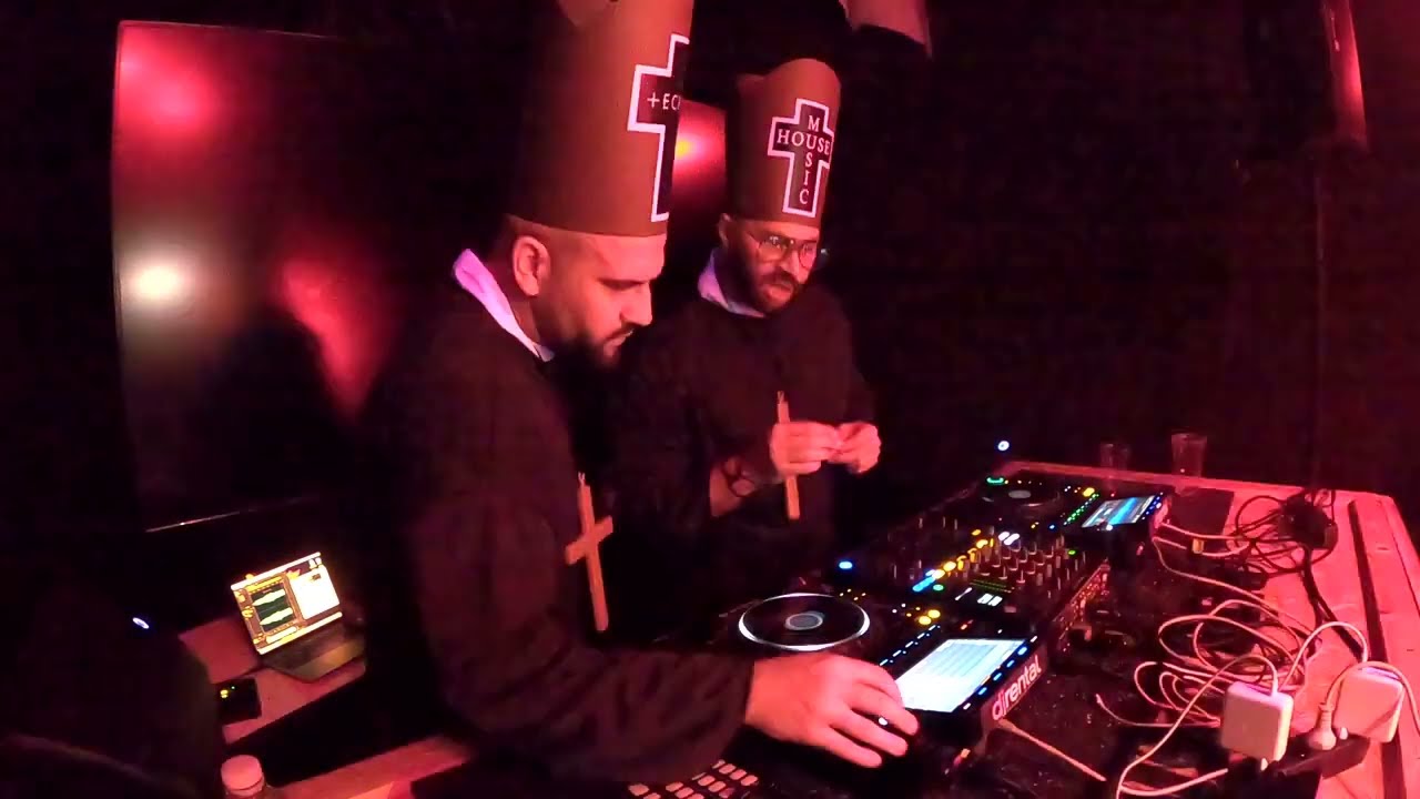 PAULO MEWINI B2B RONES RONN @ Halloween STOKA CREW party – 27.10.2023 - 23:30