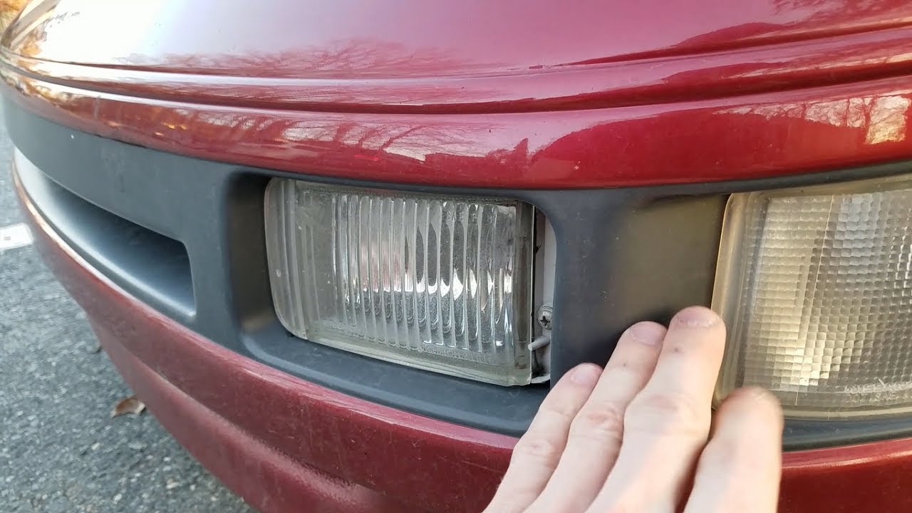 Снятие противотуманных фар и замена ламп на Nissan 300zx (просто и легко)