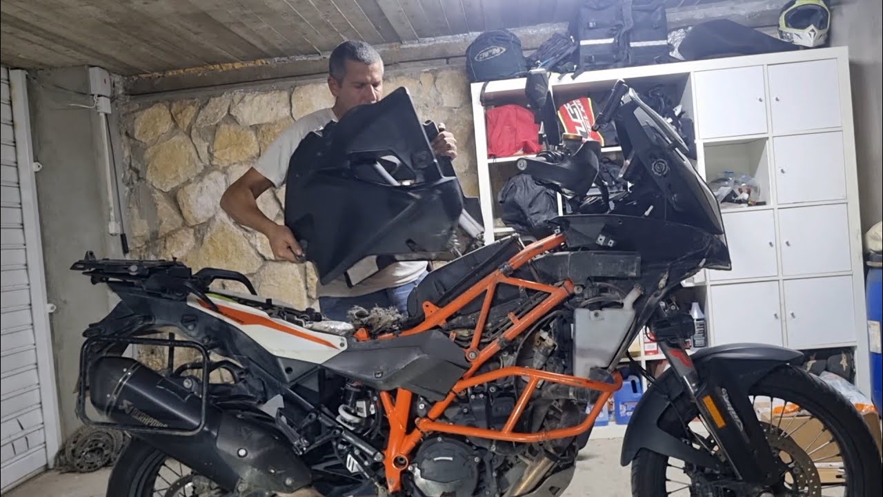 1x90 פירוק מיכל דלק לאופנועי