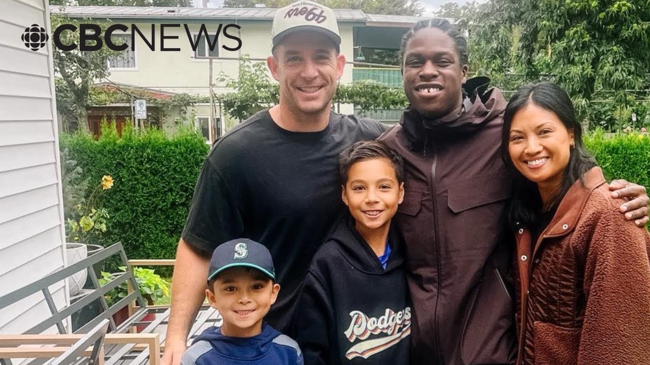 Family unexpectedly hosts singer Daniel Caesar ahead of surprise show in Vancouver