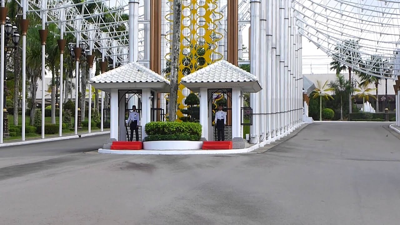 Bandar Seri Begawan, Brunei - Istana Nurul Iman HD (2015)