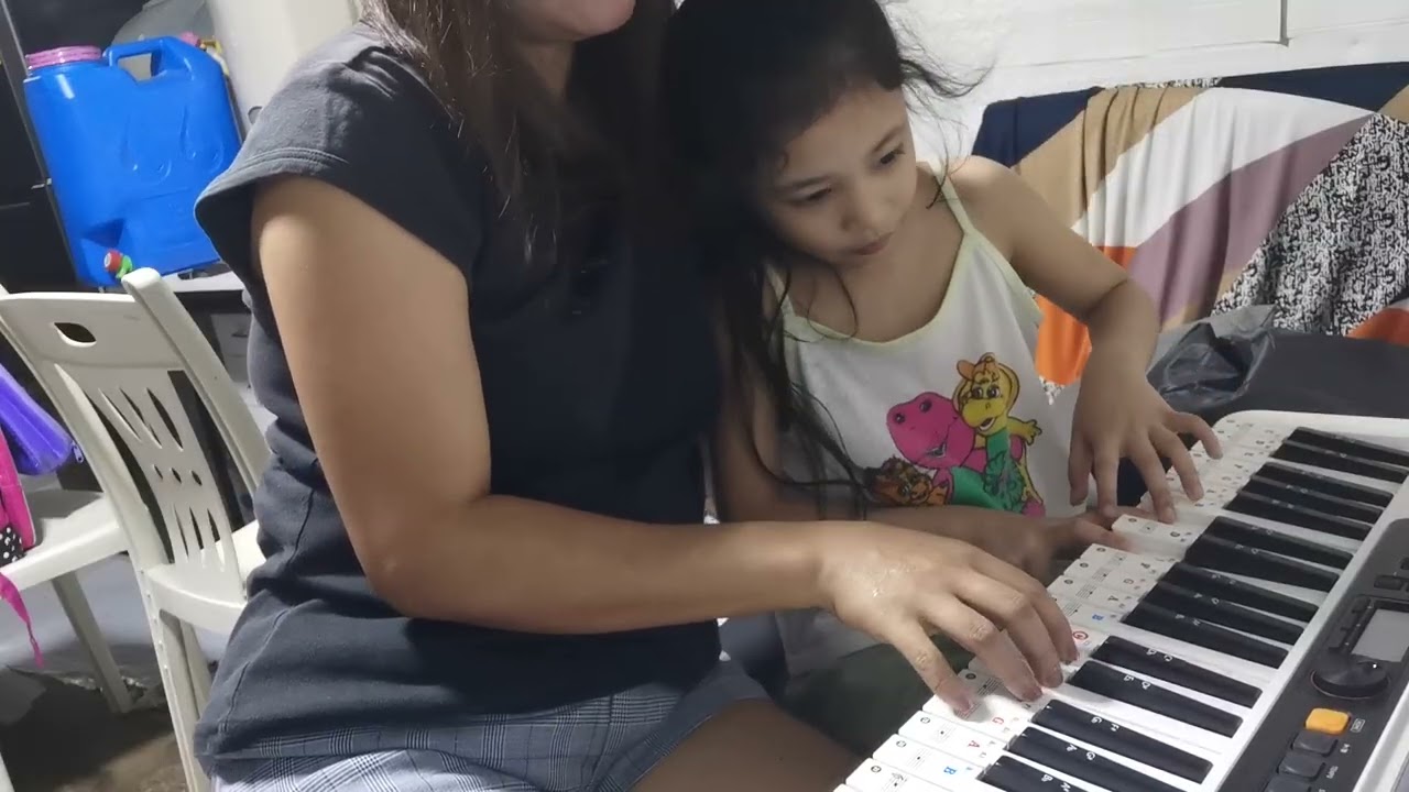Mommy & bebe playing #closetoyou 