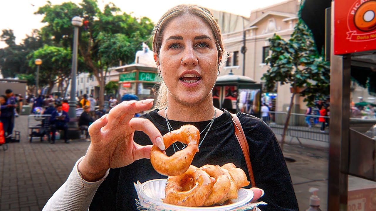 PROBANDO COMIDA CALLEJERA EN CENTRO DE LIMA