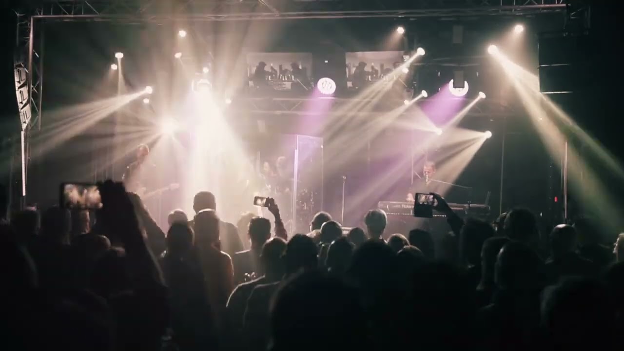 Sneakers DM Tribute - Live performance Ghosts Again
