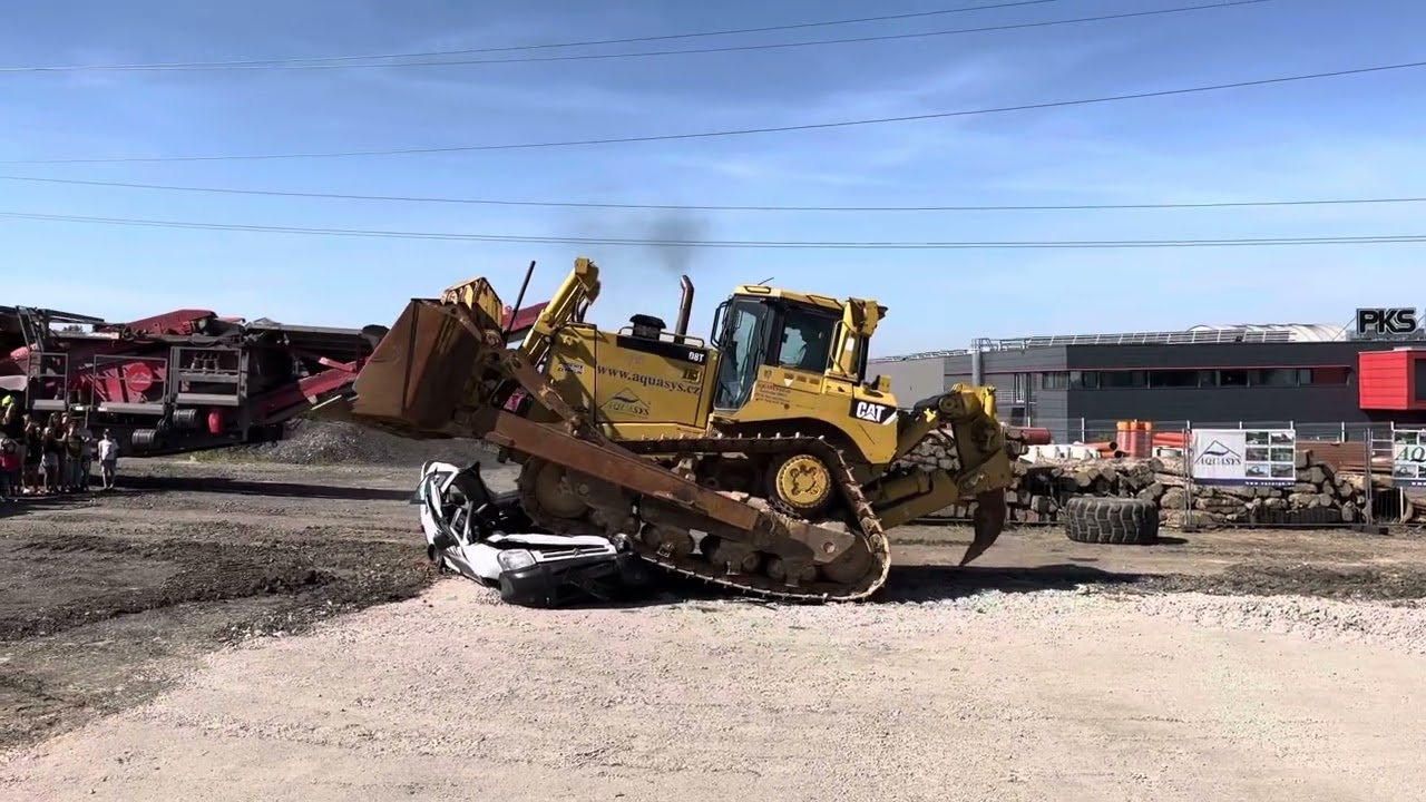 AQUASYS rodinn&yacute; den 9.9.2023 - uk&aacute;zka CAT D8T