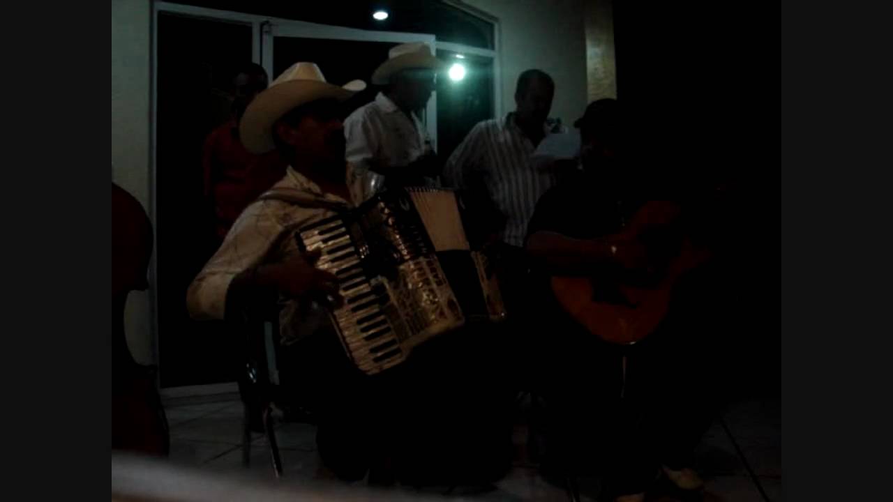 LOS CANELOS DE DURANGO - CORRIDO DE MELENAS / CORRIDO DE MONO
