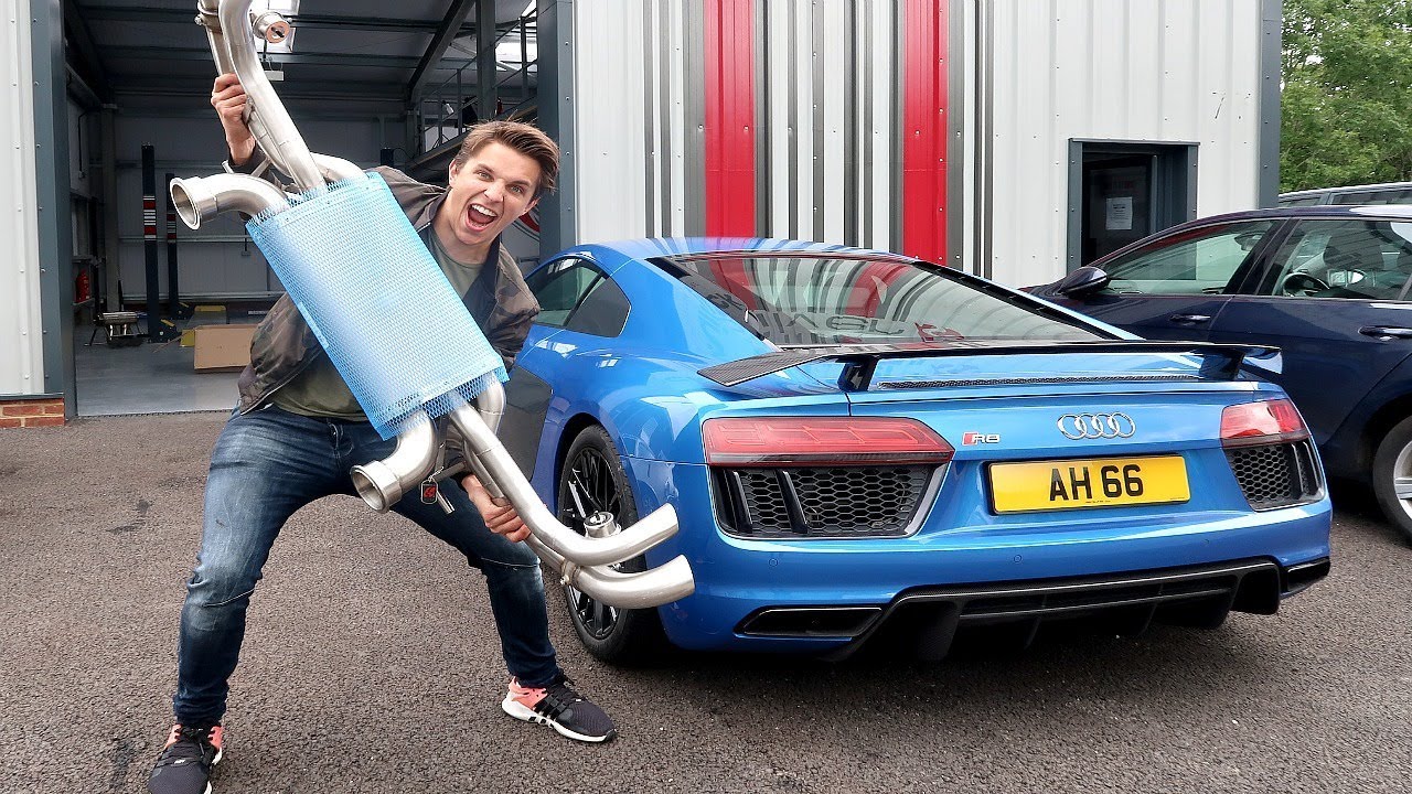 MY LOUD AUDI R8 EXHAUST IS HERE!!